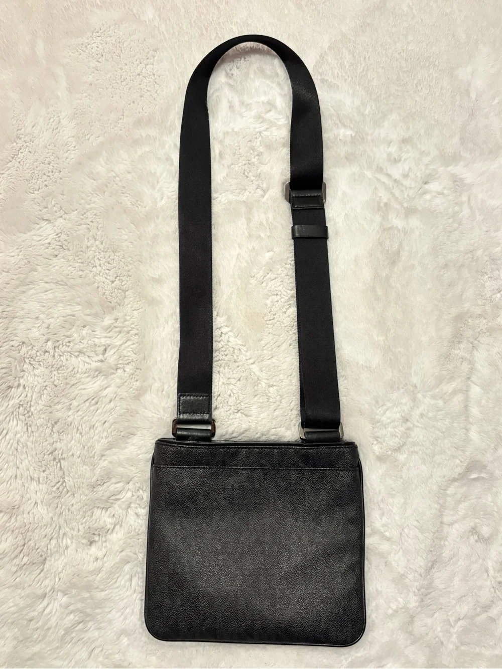 Michael Kors Men's Bryant Flight Messenger Bag Black Monogram 33S6MMNC1B Authent